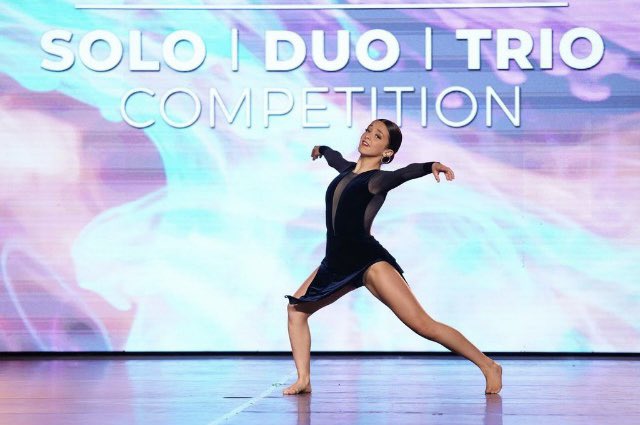 RogueDanceCO's tweet photo. ITS NOVEMBER and the fall season is in full swing! We are thankful for our wonderful students!🍁🍂🌾 #November #Thankful #Thanksgiving #CountdownToChristmas #RogueDanceCo #Dallas #Dance #dancestudio #danceislife https://t.co/Q5BlPlaZoU