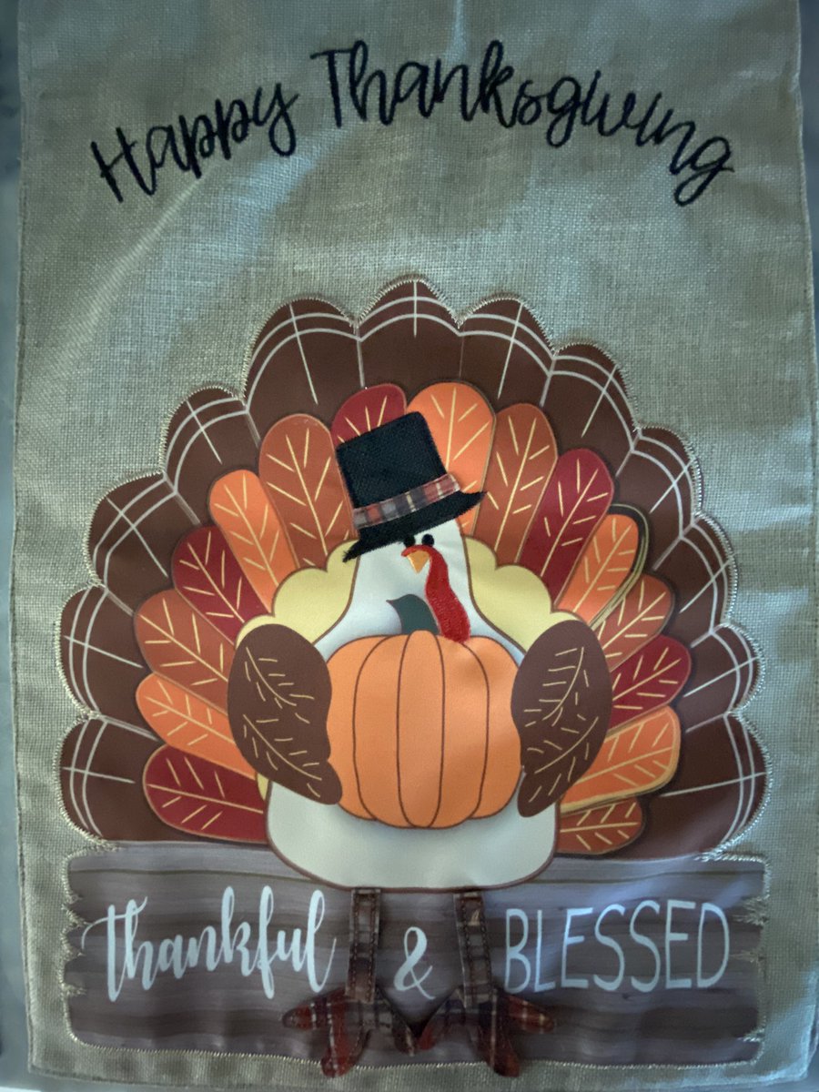GardnerChristm1's tweet photo. Very brief Nod to Thanksgiving before we transform our entire house into a Christmas Wonderland! 🦃🍂🍁🦃🍂🍁🦃 #gardnerchristmaswonderland #puntagordafl #thanksgivinginflorida 🦃🌴🍂 https://t.co/q5AJL1N7Lf