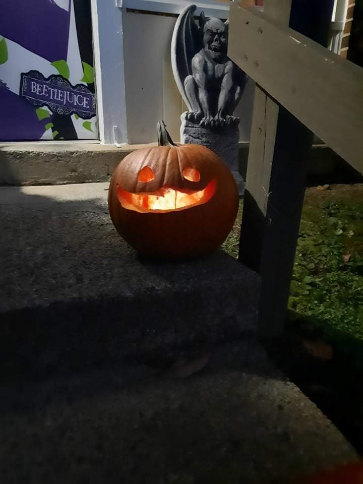 SPOOKYLILBATs's tweet photo. My pumpkin was so cute! 🎃 https://t.co/mQmKLQaEQ0