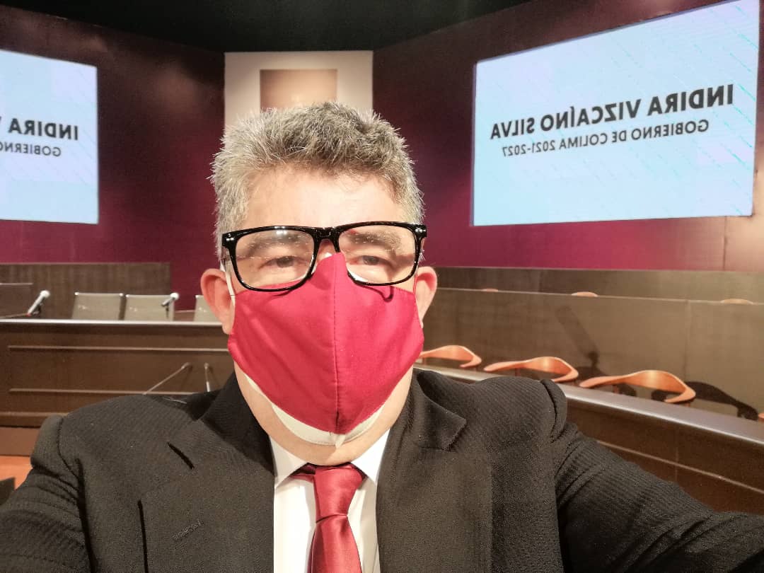 PepeNaranjo1's tweet photo. #Hoy #AlDía #ÚltimaHora #AlMomento #Lunes #1deNoviembre2021 #Colima

Muy satisfecho y honrado de ser testigo del acontecimiento más importante en la historia política de #EstadoDeColima #TomaDeProtesta de @indira_vizcaino #IndiraVizcaíno como Gobernadora Constitucional de  Colima https://t.co/Gxyycyuktw