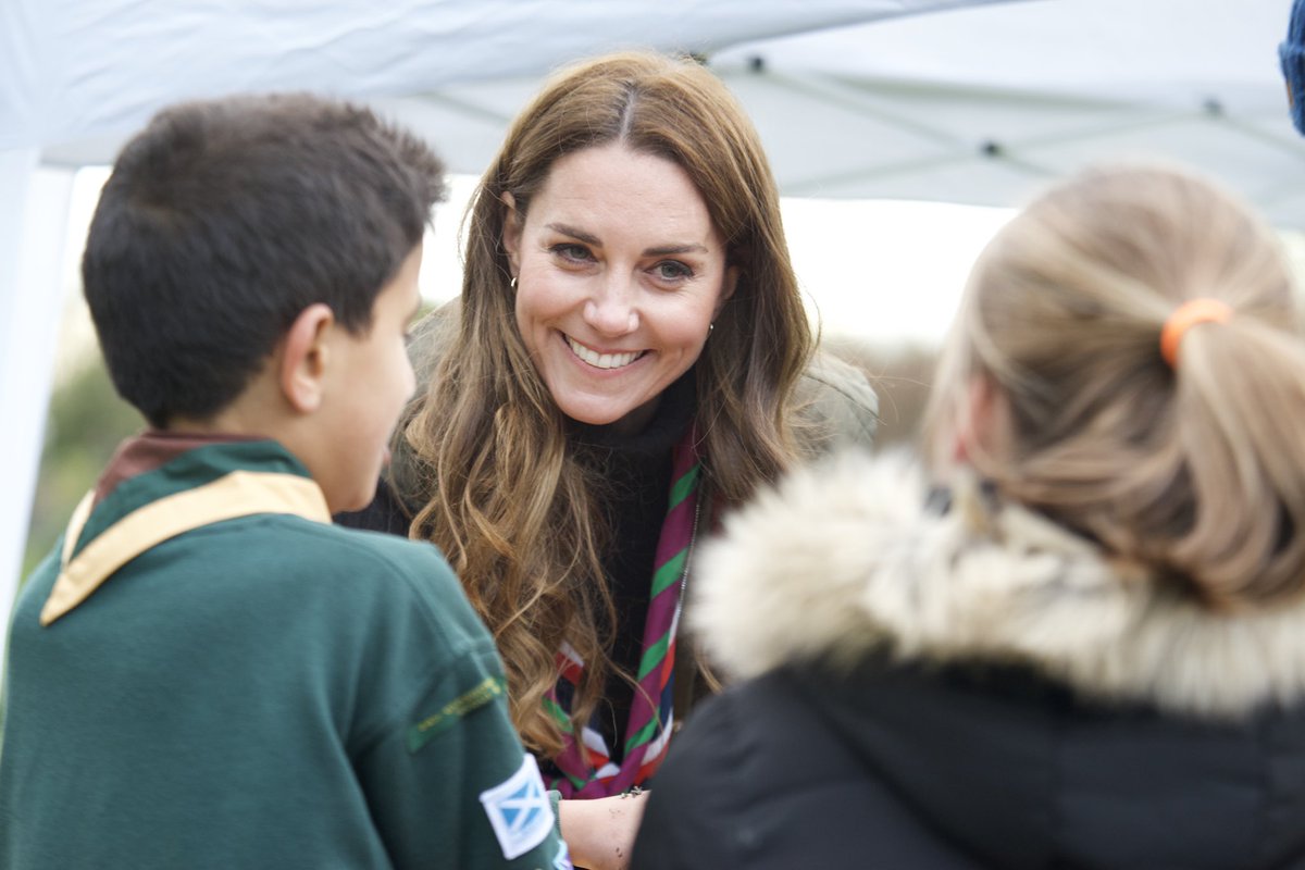 TRH the Duke and Duchess of Cambridge get to make their very own seed bombs with our Scouts and rewild part of the @AllyParkHub #PromiseToThePlanet #TogetherForOurPlanet