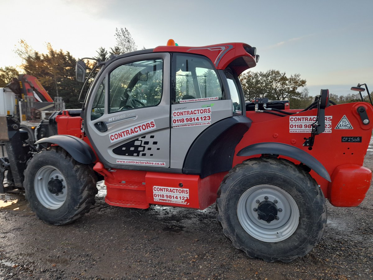 One of our 14m Manitou MT1440 Telehandlers delivered out to site this morning 💥📸🍂

T:01189 814 123
contractorshire.co.uk
E: hiredesk@contractorshire.co.uk
#ReadingFC #Berkshire #Reading #Business #Partnership #footballclub #planthire #tadley