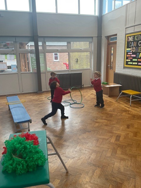 TittensorFirst's tweet photo. A huge thank you to @BeeActiveStaffs for our circus training today 🎪 https://t.co/48x4qoGYRv