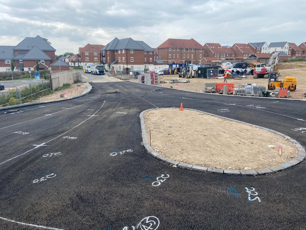 Pro_Tar's tweet photo. Pat’s team at Coppid Beech starting the new park and ride. 🚗🚍
The team laid 280tonnes 32mm roadbase and 160tonnes 20mm Binder on the first day to use as a compound area. 👷🏽‍♂️
Next visit at the end of November to complete the works 
#surfacing #surfacingcontractors #parkandride https://t.co/OPbCHcCoHd
