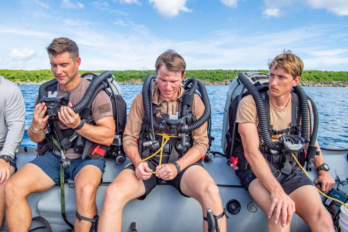 U.S. Navy tweet media