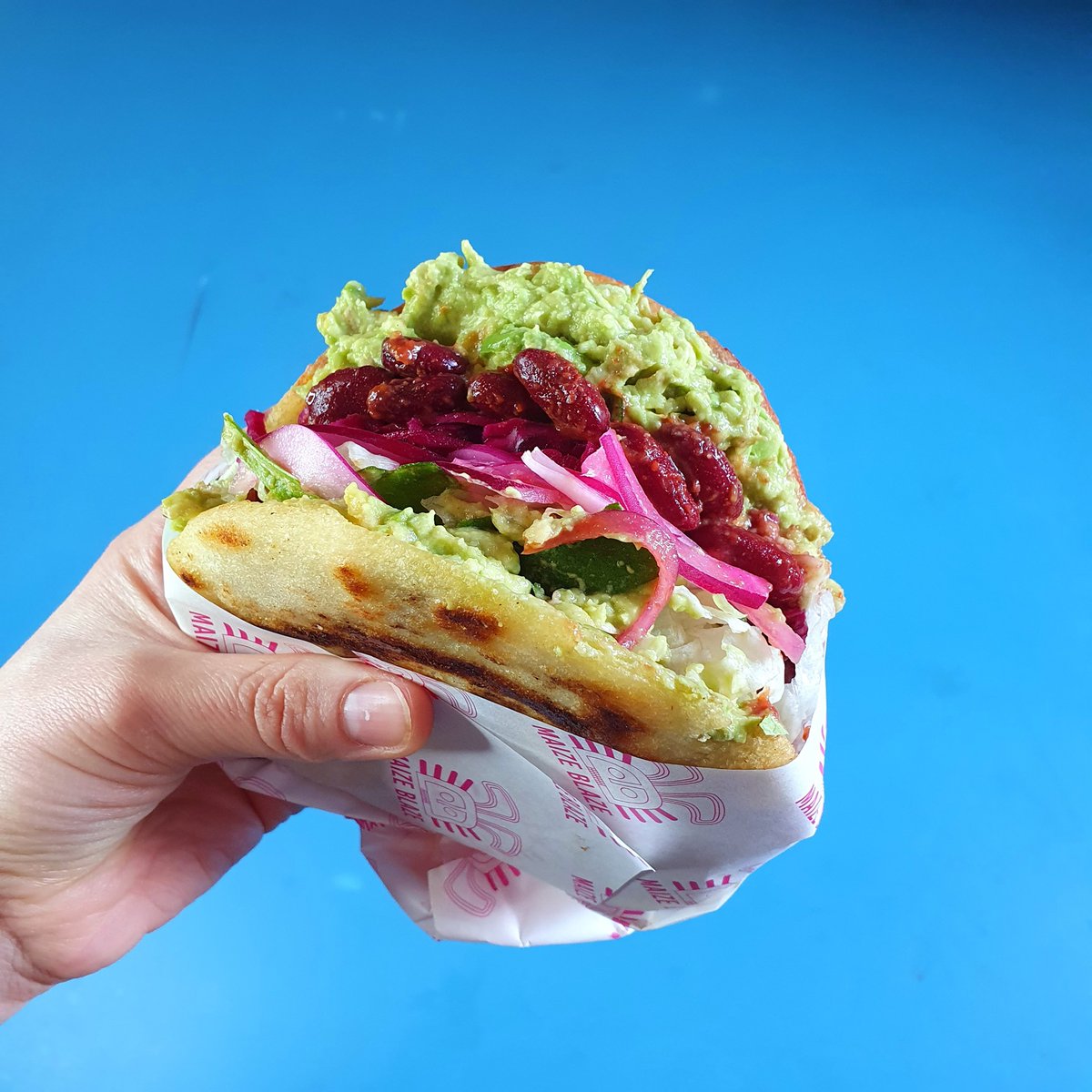 itsawrap_co's tweet photo. It's #WorldVeganDay today and what better way to celebrate than a delicious vegan arepa by the amazing @maizeblaze! We're proud to produce branded #greaseproofpaper for them and just love their bold pink branding. 😍 💕
Message us for more info on creating your own #foodwraps. https://t.co/qGTY1t5jHT
