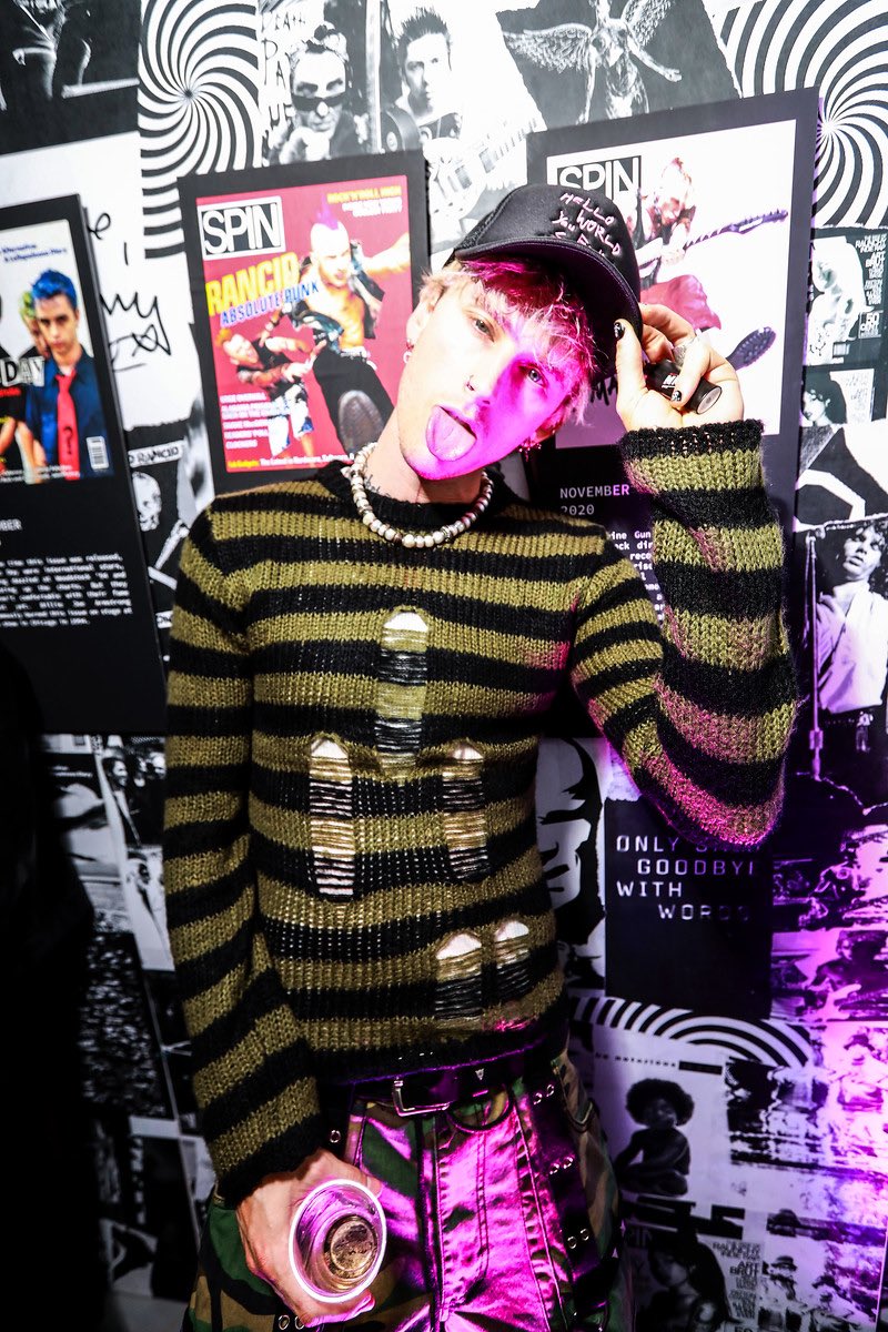 SPIN's tweet image. What a night! 
Photos from Friday night at @27clubcoffee. The party + art gallery was hosted by @machinegunkelly,  @stand_together and SPIN to benefit @RiseRecoverLive ❤️‍🔥, a charity focused on addiction recovery &amp;amp; sober active community.