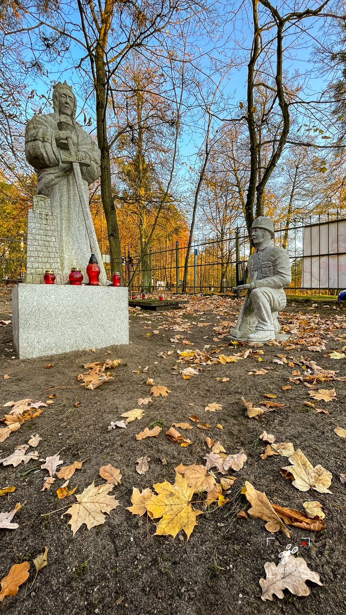 strzalam1's tweet photo. Kościół Świętej Barbary w Toruniu, niesamowite skromne miejsce. Pierwsze kaplica powstała w tym miejscu już w 1209 r. #toruń #barbarka #zabytki #pamiętamy #wartoodwiedzić https://t.co/8C1eThT4q6