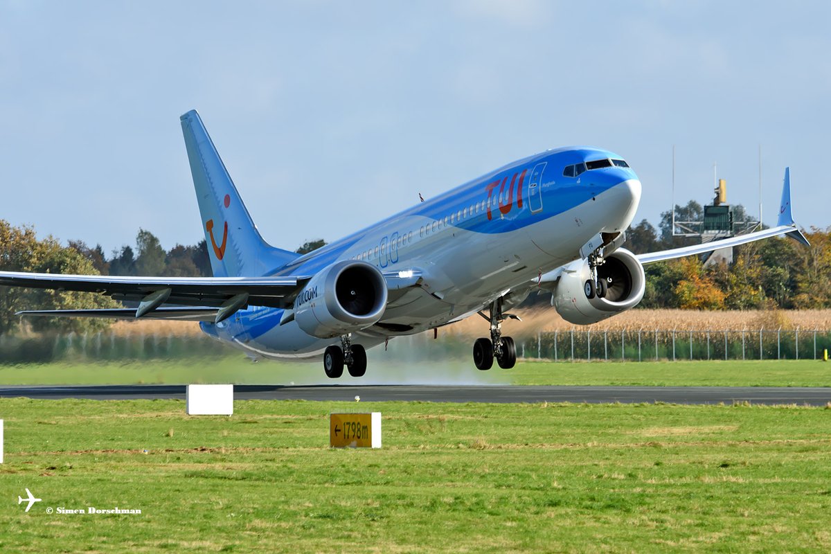 Take off 🛫 TUI PH-TFU Boeing 737 MAX 8  vandaag zo rond het middaguur naar Gran Canaria 🇪🇸. Groningen Airport Eelde.