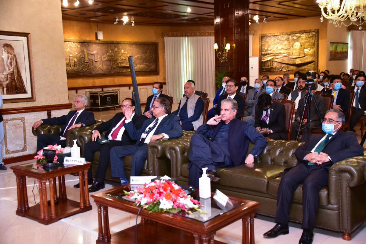 suleman932's tweet photo. Happy to launch #FMPortal across 114 🇵🇰 Missions serving overseas Pakistani’s from 187 countries.This app is in line with the vision of PM @ImranKhanPTI&will strengthen the bond b/w our Diaspora & Missions through feedback/complaints with quick turnaround.#VisionFO @SMQureshiPTI https://t.co/lWTv4MlRO3