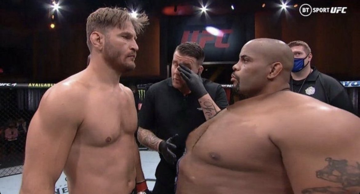 Home_of_Fight's tweet photo. Heavyweight DC was a different kind of Beast and why is Marc Goddard eye poking himself haha https://t.co/ikLyqOhC0V