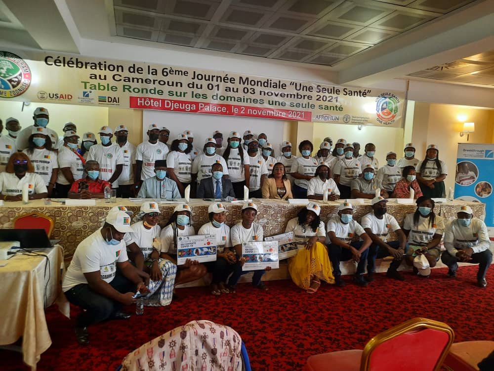 CmrZoonoses's tweet photo. 16 Organisations de la Société Civile prennent part au "Case competition" organisé à l'occasion de la célébration Une Seule Santé 2021. #237ZoonosesProgram #OneHealth #Cameroun @USAID @FAO https://t.co/CvcB7kVGND