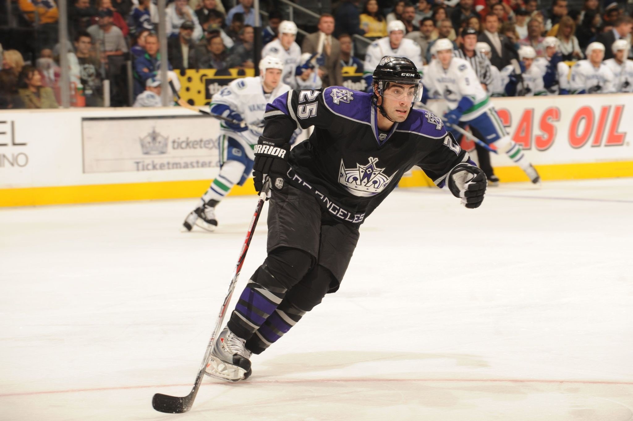 Happy birthday to former forward Matt Moulson, who was born on November 1, 1983.  