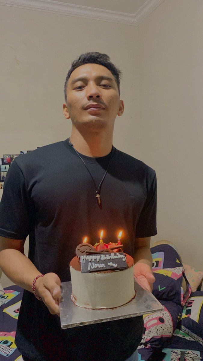 masnovaa_'s tweet photo. happy birthday to me https://t.co/s2THKL0xjw