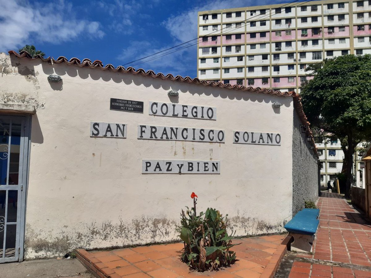 EnFotos | Siguiendo los lineamientos del Pdte. @NicolasMaduro, la Min.  @_LaAvanzadora visitó el Colegio San Francisco Solano “Paz y Bien” ubicado  en el sector Monte Piedad, parroquia 23 de Enero, en el