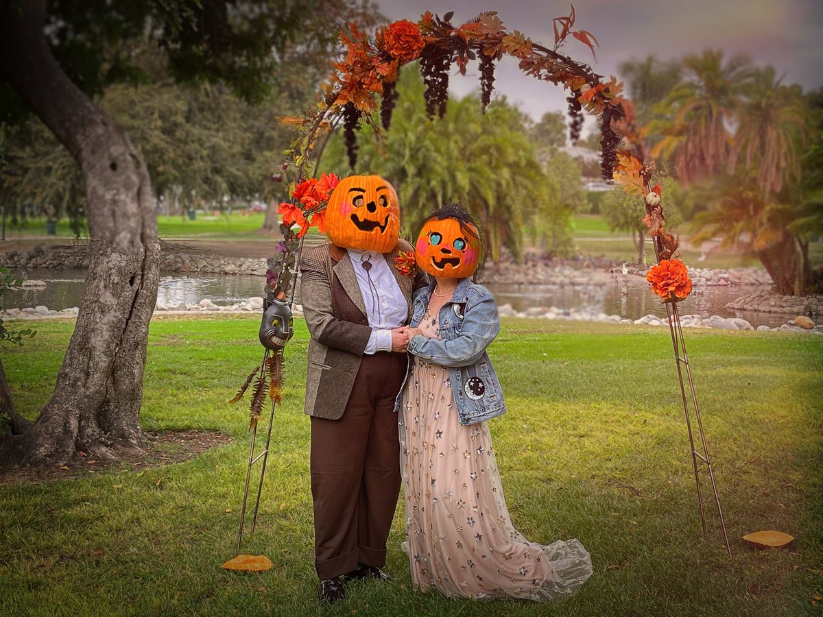 Rumorumorumor's tweet photo. Oh hey Twitter. I got I married yesterday. https://t.co/ZobNqtFT7P