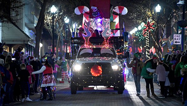 New post (Vicksburg Main Street announces Christmas Parade theme) has been published on The Vicksburg Post - vicksburgpost.com/2021/11/01/vic…