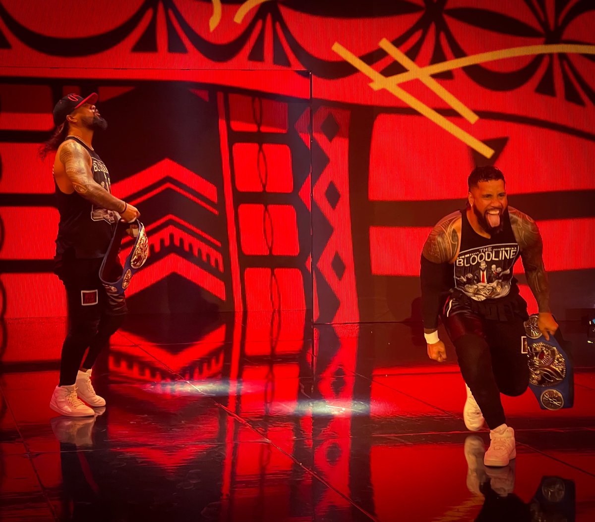 KingLily_'s tweet photo. Smackdown Tag Team Champions
@WWEUsos
The Bloodline🩸
#smackdown #dayoneish #maineventusos #welcome https://t.co/1sQ30j6jNO