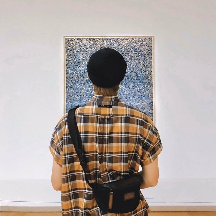 kchbtsfeed's tweet photo. museum date with chungnam. https://t.co/MvNe4Hle2O