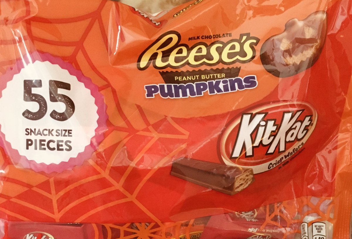 AB2screenwriter's tweet photo. Didn’t get one trick-or-treater last night, guess that means @greencalB &amp; I will devour the entire bag. Now that’s scary, real scary… #posthalloween #candyoverload 
😱🎃😱 https://t.co/LKVf9QtJAF