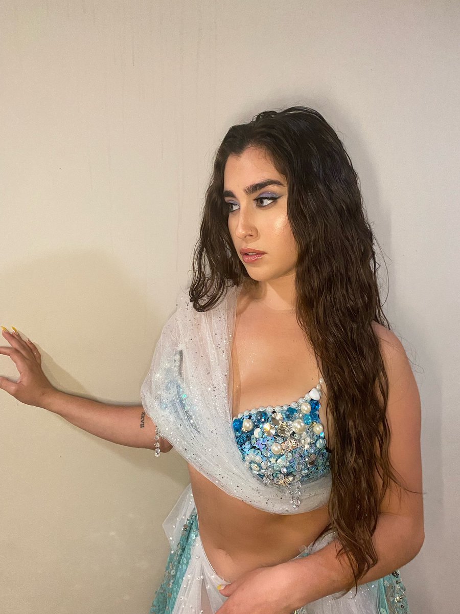 LaurenJauregui's tweet photo. Happy Halloweeen from your favorite mermaid🧜🏻‍♀️ https://t.co/3qH6NCROXx