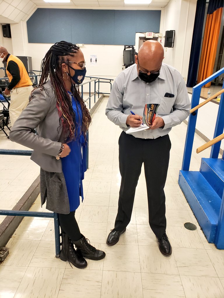 JaritaWill's tweet photo. The voice of a man who is truly about the growth of leaders, voice of scholars, and student success @PrincipalKafele is inspiring and so much more. https://t.co/7t4ylgkV9p