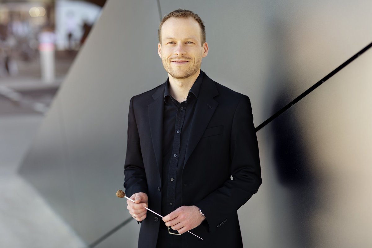 benedikthaag's tweet photo. Ich freue mich sehr über die neuen ehrenvollen Aufgaben: Zum 1. Oktober wurde ich als Professor für Chorleitung an die Hochschule für Musik Würzburg und die Hochschule für Musik Detmold berufen. Die ersten Wochen haben schon einmal viel Spaß gemacht! #hfmwürzburg #hfmdetmold https://t.co/WFGhHwVDta