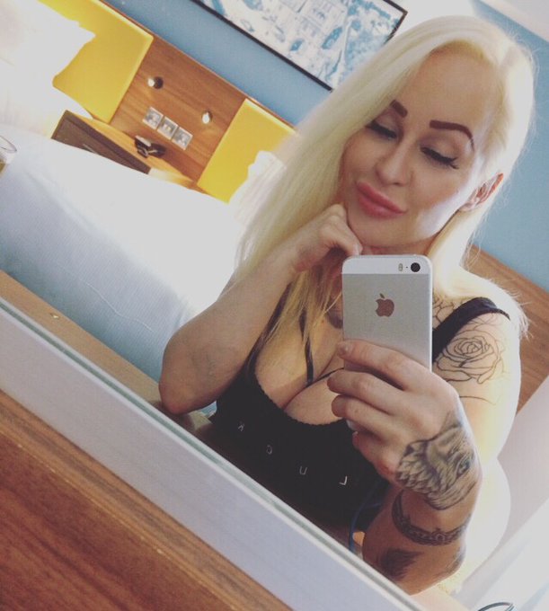 💋💋💋 https://t.co/ramSiVXPzH<a href="/tag/happybirthday"class="tags"><span>#happybirthday</span></a>