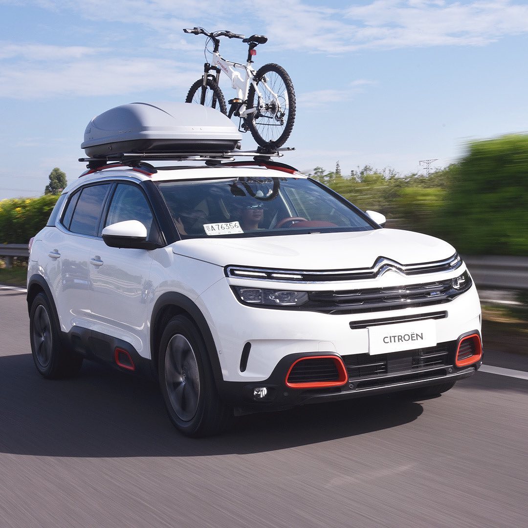 CitroenChile's tweet photo. Teníamos tanto espacio que nos llevamos una mountain bike de regreso a casa 😇 , sin duda nuestro SUV C5 Aircross no falla.
Y tú ¿cuál fue tu destino este fin de semana largo? 😝
Conócelo ingresando a: https://t.co/9rDp00D1Vn
#SUVC5Aircross #CitroënChile #ChileAutos https://t.co/TrwSfrb7Vl