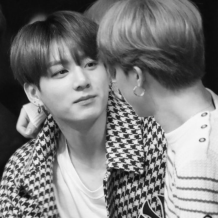 GdgJeon's tweet photo. “Amor da minha vida
Daqui até a eternidade
Nossos destinos foram traçados na maternidade” -Exagerado, Cazuza. https://t.co/tYN5I75y4Q