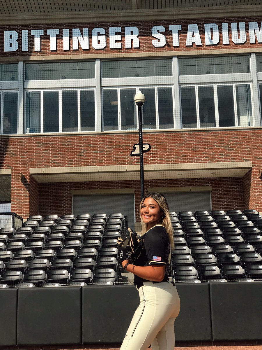 IowaPremierFP's tweet photo. VERBAL COMMIT ALERT! VERY PROUD OF THIS YOUNG LADY! Iowa Premier GOLDs @bellabaconn accepts a scholly offer &amp; verbals to @PurdueSoftball!!  Sometimes things happen for a reason. Congrats Bella! Looking forward to your signing! #IPFWORKS #IPFLIFE https://t.co/26xhtl5URB