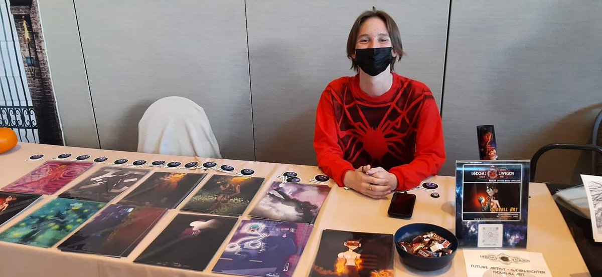 KidCoulson's tweet photo. I had so much fun Saturday at @FandomInvasion !  It was my first time having an art table and I sold prints and commissions!  And yes my husband gave me the outfit.  😁 https://t.co/4oQM0DESMH