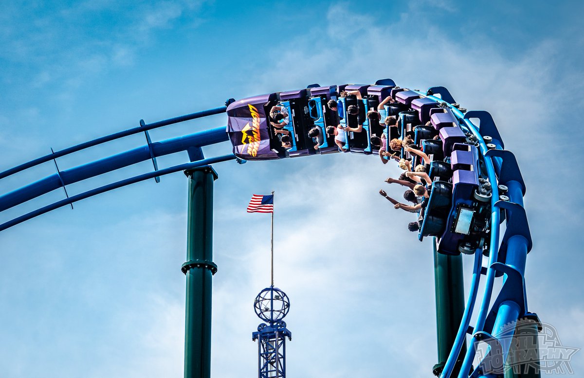 Thrilltography1's tweet photo. How much lightning would Lightning Run run, if Lightning Run could run lightning? 
 
#LightningRun, @KentuckyKingdom https://t.co/oFk1hXR2gw