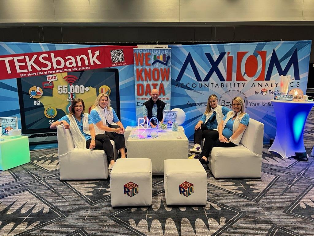 mrscstevens317's tweet photo. Need a charge? Stop by the Data Solutions booth at TAC #r10connect #tac2021 https://t.co/Yc1jq9k69c