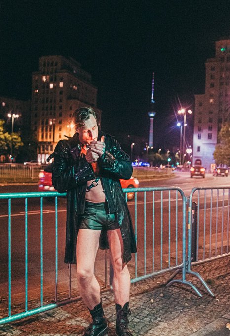 I wish everybody a weed night 🌃 #berlin #lights #smoke #zeitfuerlegalisierung #cannabis @Richter_Mueller<a href="/tag/berlin"class="tags">#berlin</a><a href="/tag/lights"class="tags">#lights</a><a href="/tag/smoke"class="tags"><span>#smoke</span></a><a href="/tag/cannabis"class="tags"><span>#cannabis</span></a><a href="/tag/zeitfuerlegalisierung"class="tags"><span>#zeitfuerlegalisierung</span></a>