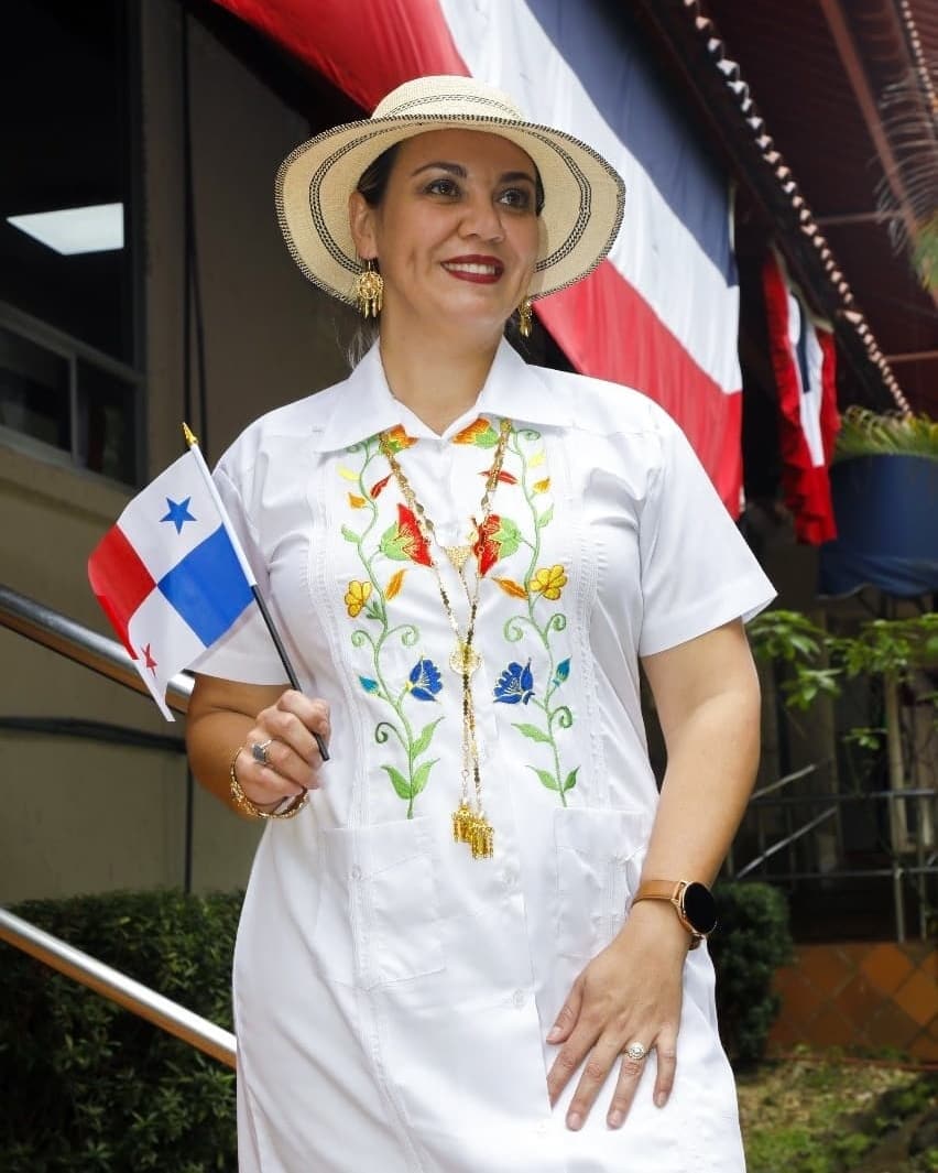 CindyMongeG's tweet photo. Felicidades mi bello Panamá! Damos inicio al mes de la patria. 
Orgullosa de ser panameña y formar parte de este Gobierno,  ¡Viva Panamá! 🇵🇦 https://t.co/U7iHlKLuaC