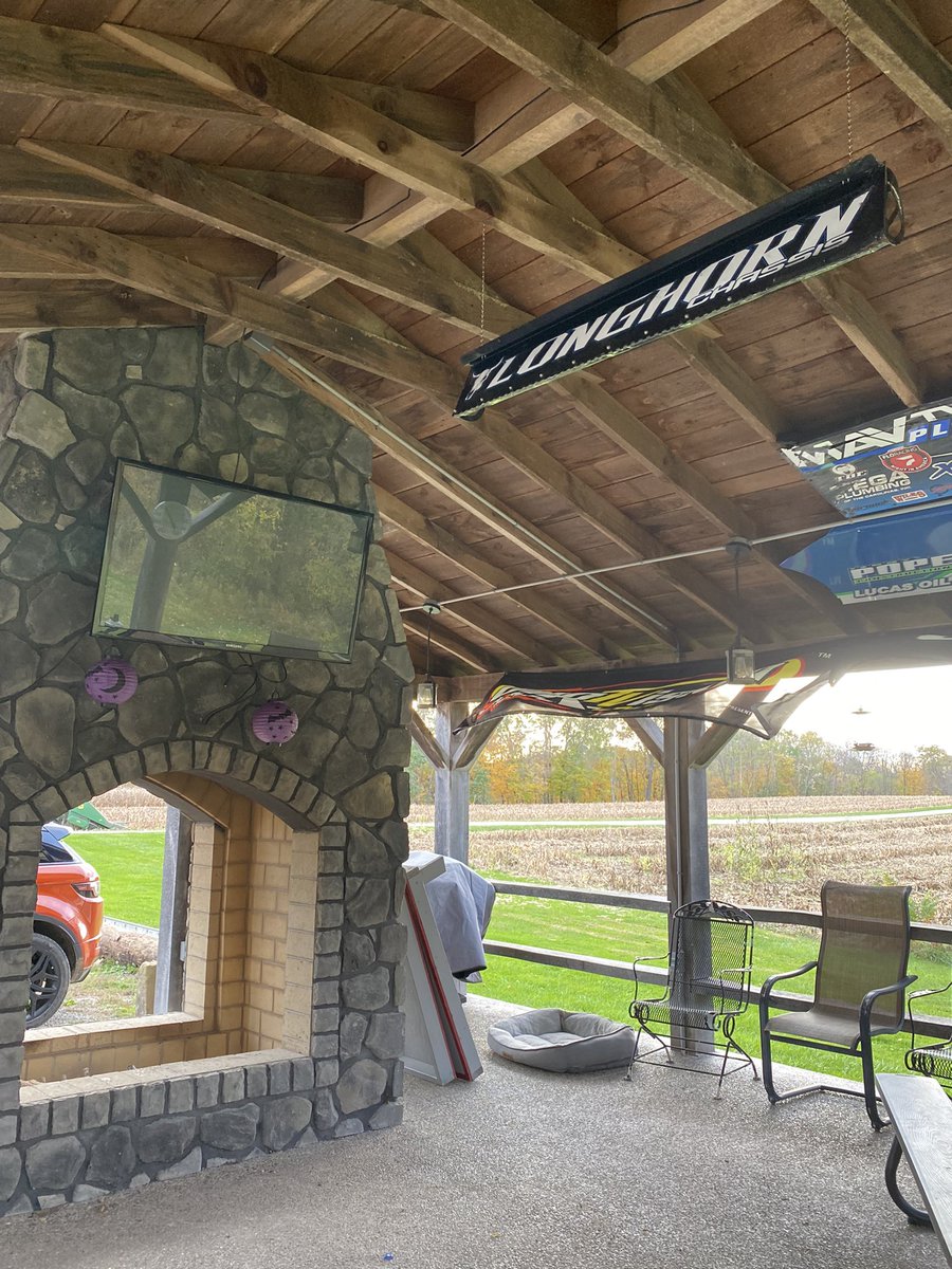 Foxluvsguns's tweet photo. @jacqbrush I put Mike to work when we got home 😆 I am on cloud 9!!! Let @k_rumley know they found a good home (peep the pieces above the thermometer) thanks again 😬#rumleyengineering @LonghornChassis @bilsteinUS #hornsup https://t.co/hvsWavHqEe