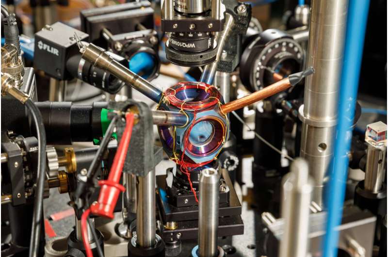 CaraSantaMaria's tweet photo. This avocado-sized vacuum chamber device could usher in GPS-free navigation. 🧭 👏@physorg_com
#GPSfree #Navigation #Satellites #GPSsatellites #NavigationSystems #Tech
https://t.co/y93lBRxPeV https://t.co/wBS8i8BxUG