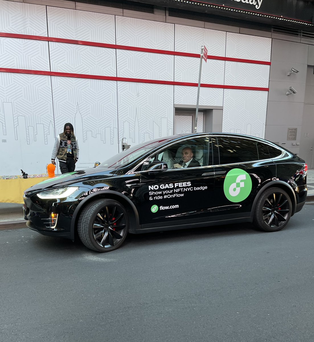 adriankpang's tweet photo. The best way to travel during @NFT_NYC. 

LFG @flow_blockchain @dapperlabs @nbatopshot @MoonPayHQ 🌊🌊🌊 

#NFTNYC2021 https://t.co/A0kMiuER3V
