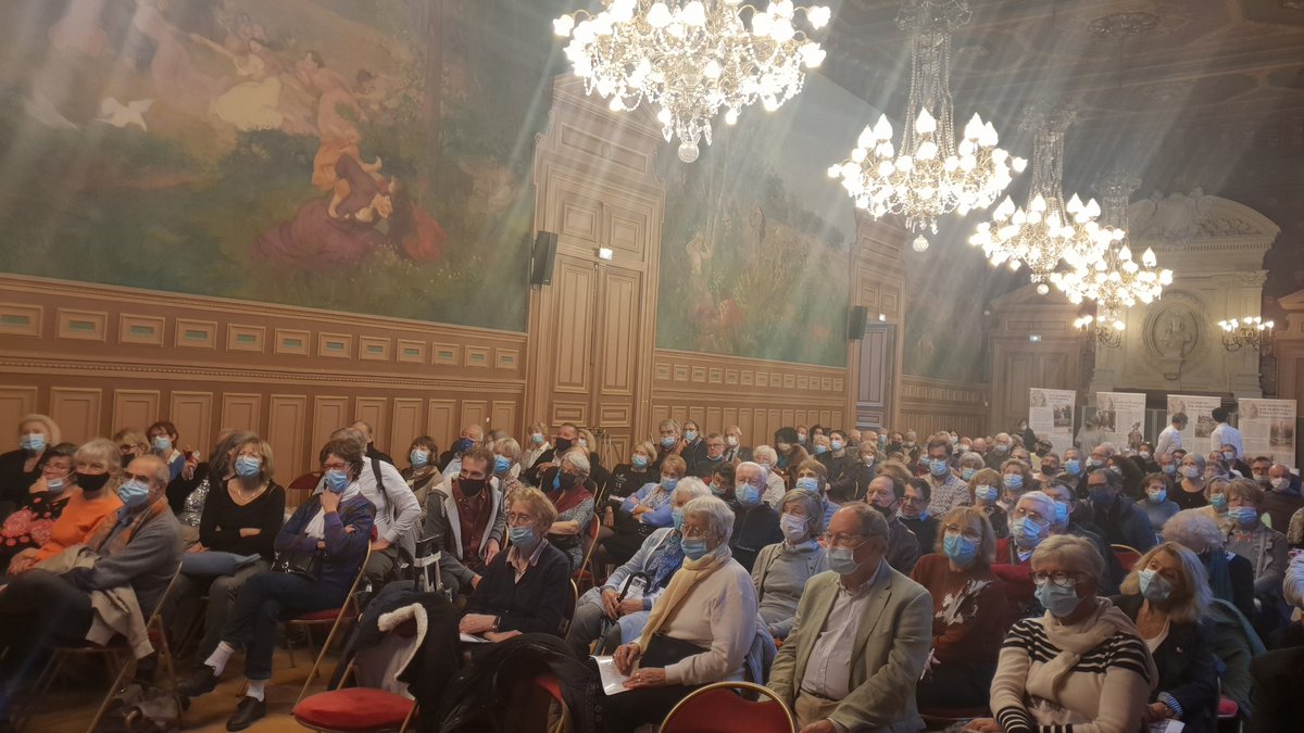 12/ Un remerciement spécial aussi aux adhérents de l'est parisien qui ont bravé la pluie pour nous rejoindre samedi @mairiedu11. 150 habitants pour les 150 ans de la guerre de 1870 : un chiffre juste, pour un moment passionnant, conclu par un buffet convivial !

#AG_SF_30oct21