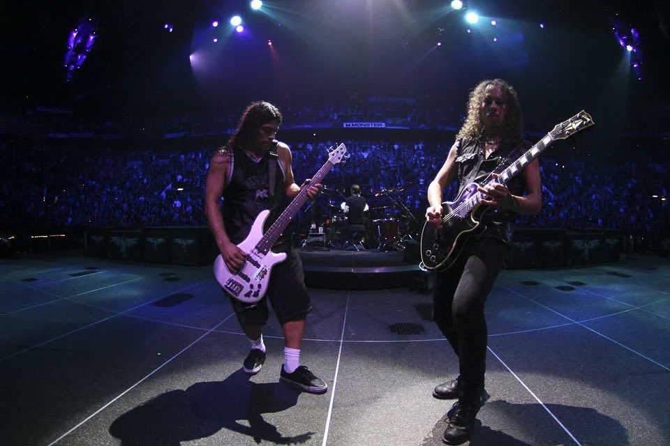 MetSince1981's tweet photo. 📆 El 01 de Noviembre 2009, @Metallica se presenta en su segunda noche en el Colisée Pepsi en Quebec City en Quebec, Canadá.
Este show, más del día 31 de Octubre, fueron lanzada en material oficial en DVD &amp; Blu-Ray #QuebecMagnetic.
#Metallica #METALLICAMetalUpYourAss🗡🚽 https://t.co/pWxssKwea7