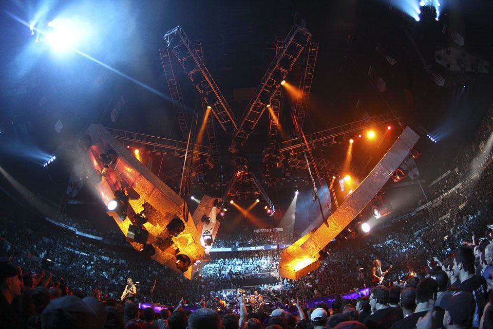 MetSince1981's tweet photo. 📆 El 01 de Noviembre 2009, @Metallica se presenta en su segunda noche en el Colisée Pepsi en Quebec City en Quebec, Canadá.
Este show, más del día 31 de Octubre, fueron lanzada en material oficial en DVD &amp; Blu-Ray #QuebecMagnetic.
#Metallica #METALLICAMetalUpYourAss🗡🚽 https://t.co/pWxssKwea7