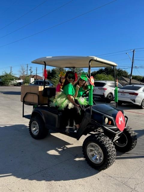 Jessica48712222's tweet photo. We had such a spooktacular time at Azali at 7510 Halloween Parade. We hope your Halloween festivities were as fun as ours! https://t.co/fBbmICb15E