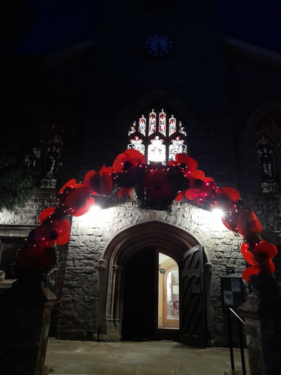 ChurchyardGU16's tweet photo. The Arch of Remembrance, St Peter's, Frimley.

#Poppy100 #WeWillRememberThem @PoppyLegion #BritishMilitaryHistory #RoyalNavy #BritishArmy #RAF @CWGC #CommonwealthWarGraves #Frimley #SurreyHeath #BBCSouth #ITVMeridian https://t.co/WYx8pJBphH