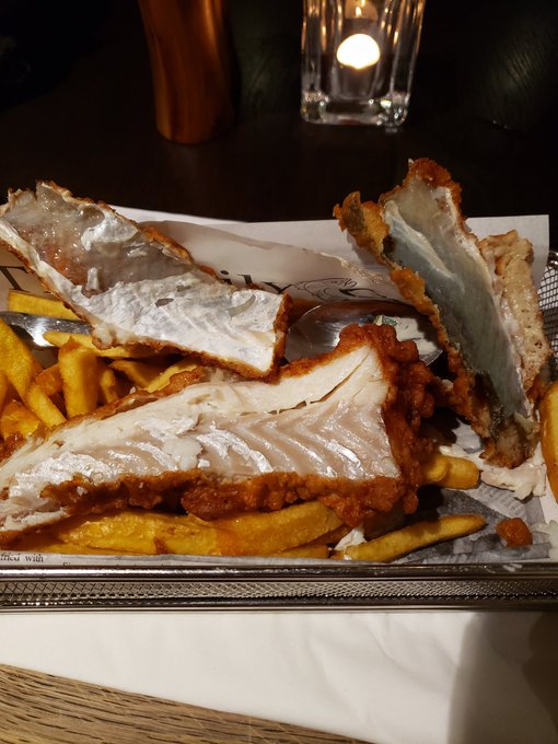 Just a slight issue I have...skin left on fish n chips. Just..can't..so..it..lol Are you a skin off or<a href="/tag/gts"class="tags"><span>#gts</span></a>
