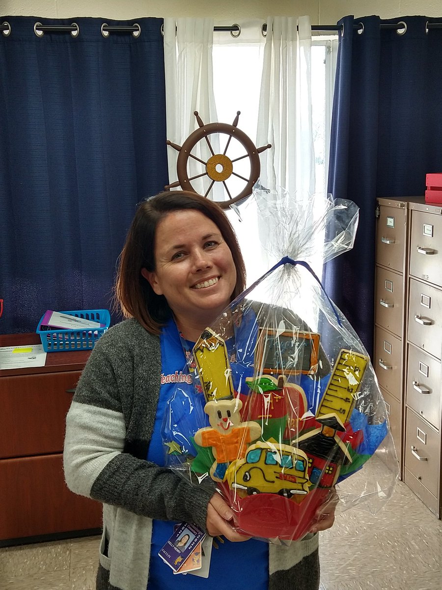 schneckowls's tweet photo. Congratulations to our Teacher of the Year, Kelley Henry and Support Staff of the Year, Rhonda Sager at Schneckenburger Elementary!! @JPschools #wearesailingtosuccess #love #lead #learn https://t.co/gWVHYgZ36b