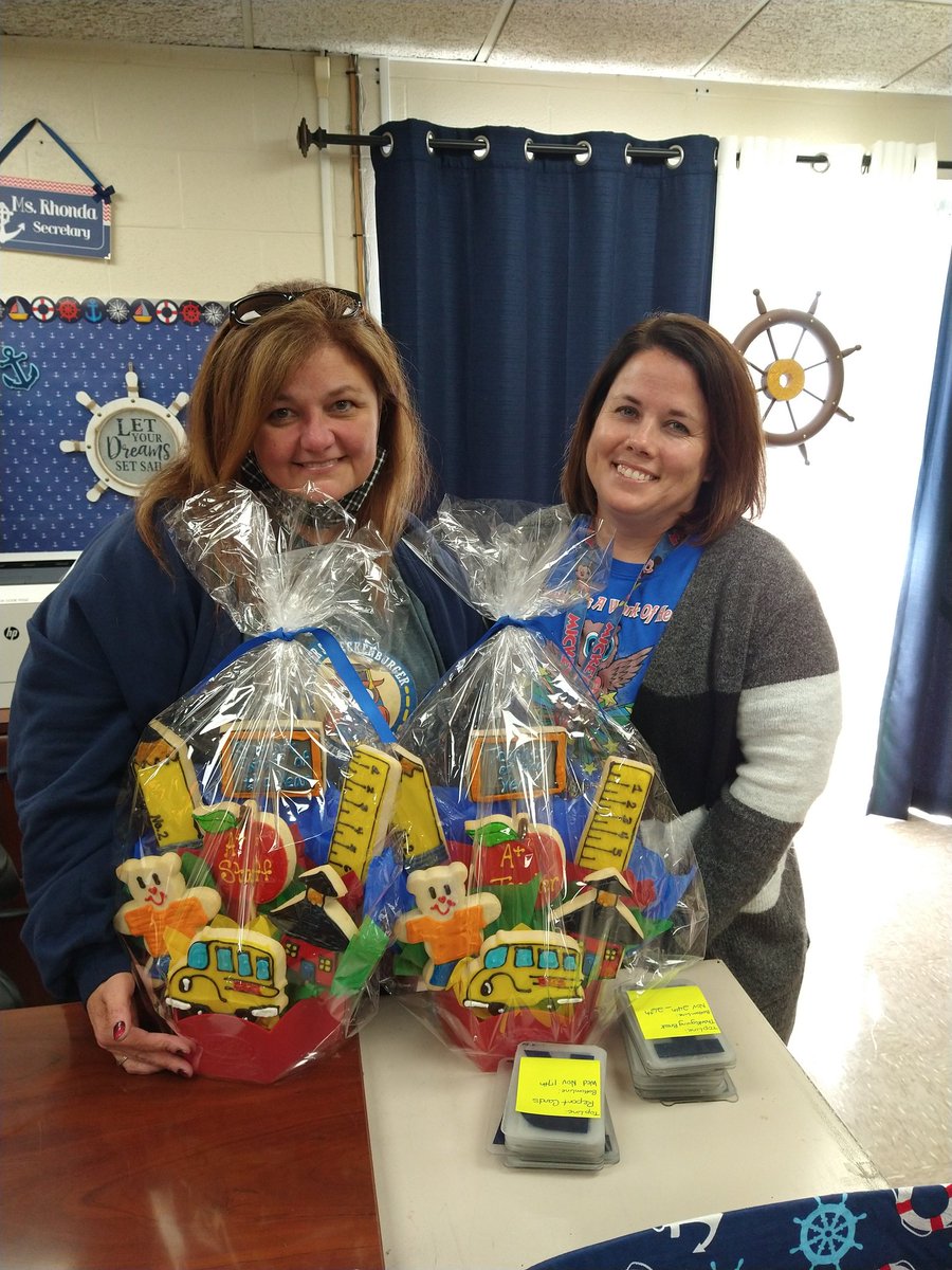 schneckowls's tweet photo. Congratulations to our Teacher of the Year, Kelley Henry and Support Staff of the Year, Rhonda Sager at Schneckenburger Elementary!! @JPschools #wearesailingtosuccess #love #lead #learn https://t.co/gWVHYgZ36b