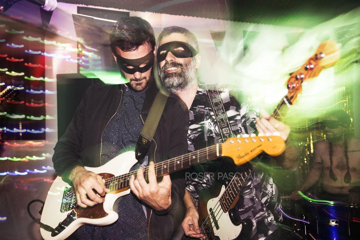 lostigermosquit's tweet photo. 💥 Horripilante tarde-noche la de ayer con buenos bailes y tremebunda Tiger Conga!!

💘 Gracias a tod@s!!

 📸  Fotón de Roser Pascual https://t.co/bDN2wSOzTy