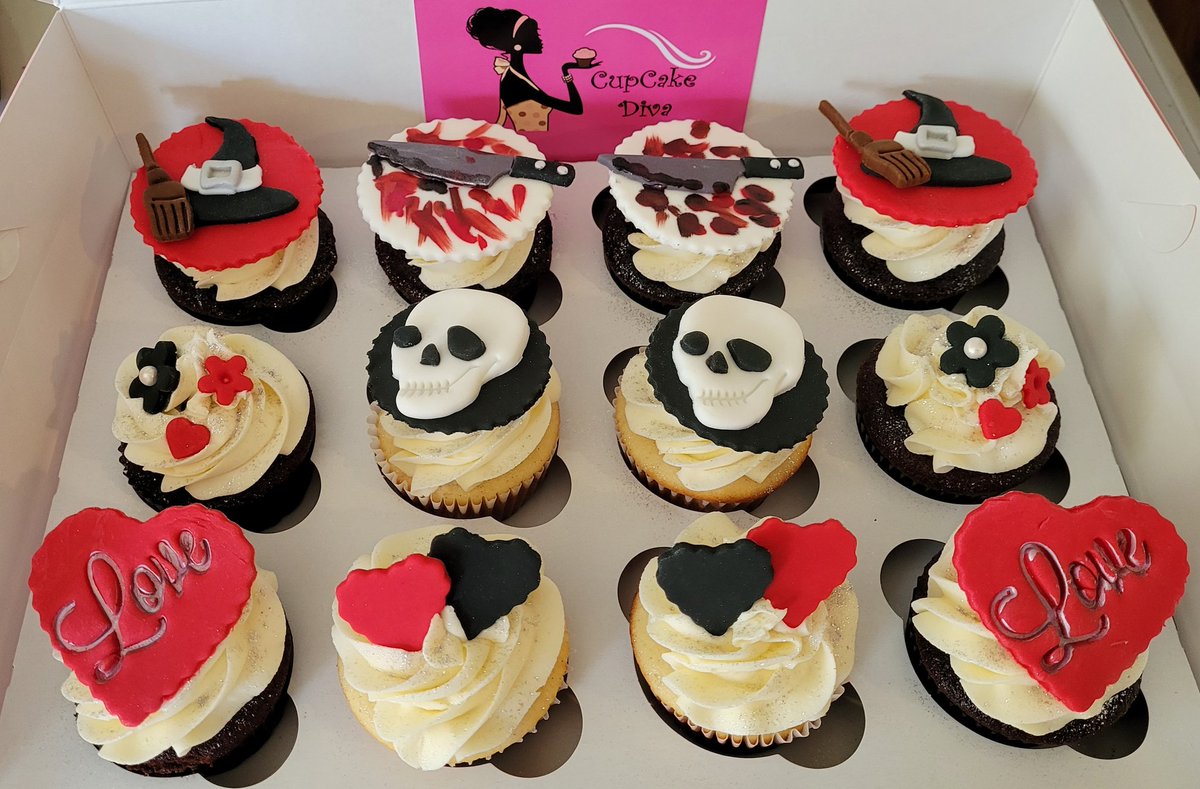 only1ccdiva's tweet photo. Wedding Anniversary/Halloween themed Cupcakes #servingupsweetnesswithstyle #bestcupcakesrva #cupcakedivarva #ccdiva.com #chocolatecupcakes #vanillacupcakes https://t.co/MrPIRnusPA