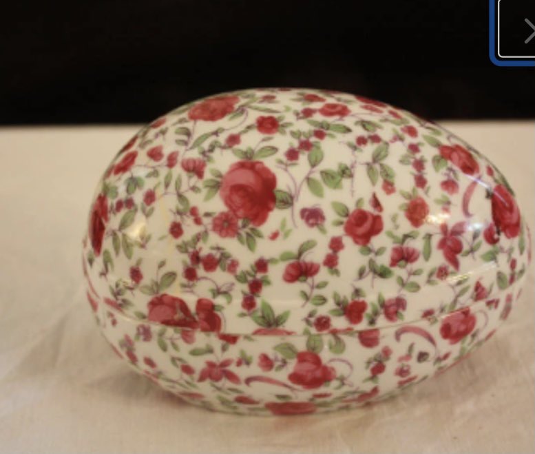 emmasattic98's tweet photo. Vintage Floral Porcelain Egg-Shaped Container (Soap Dish or Trinket Dish) by EmmasAtticTreasures https://t.co/DT7JeeXq9G via @Etsy #Container #PorcelainEgg #Floral #SoapContainer #TrinketDish #Vintage https://t.co/av6A6wHMJY